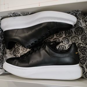 Alexander McQueen Oversized Larry Sneaker Black Size 40.5 7.5US